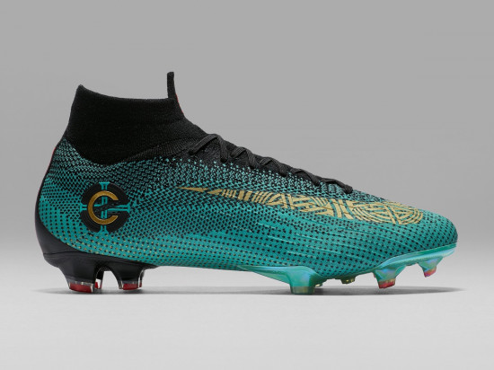 CR7 Chapter 6 Mercurial esterno.jpg